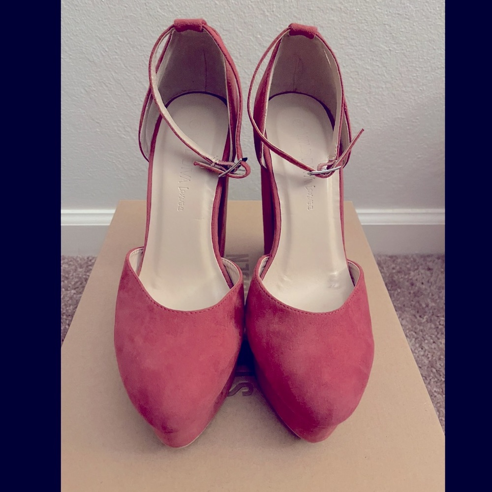 Heels - Picture 2 of 2